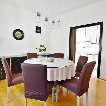 Апартаменты Grosse In Mit Grosser Terrasse Умаг