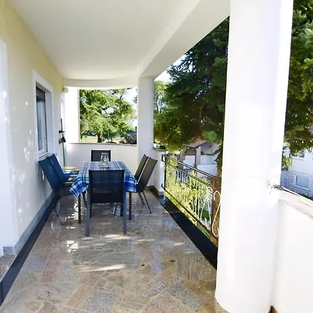 Apartmán Grosse In Mit Grosser Terrasse Umag